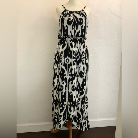 Beautiful Resortwear silk maxi dress Athleta builtin bra, blk/white Ikat pattern - Picture 1 of 12